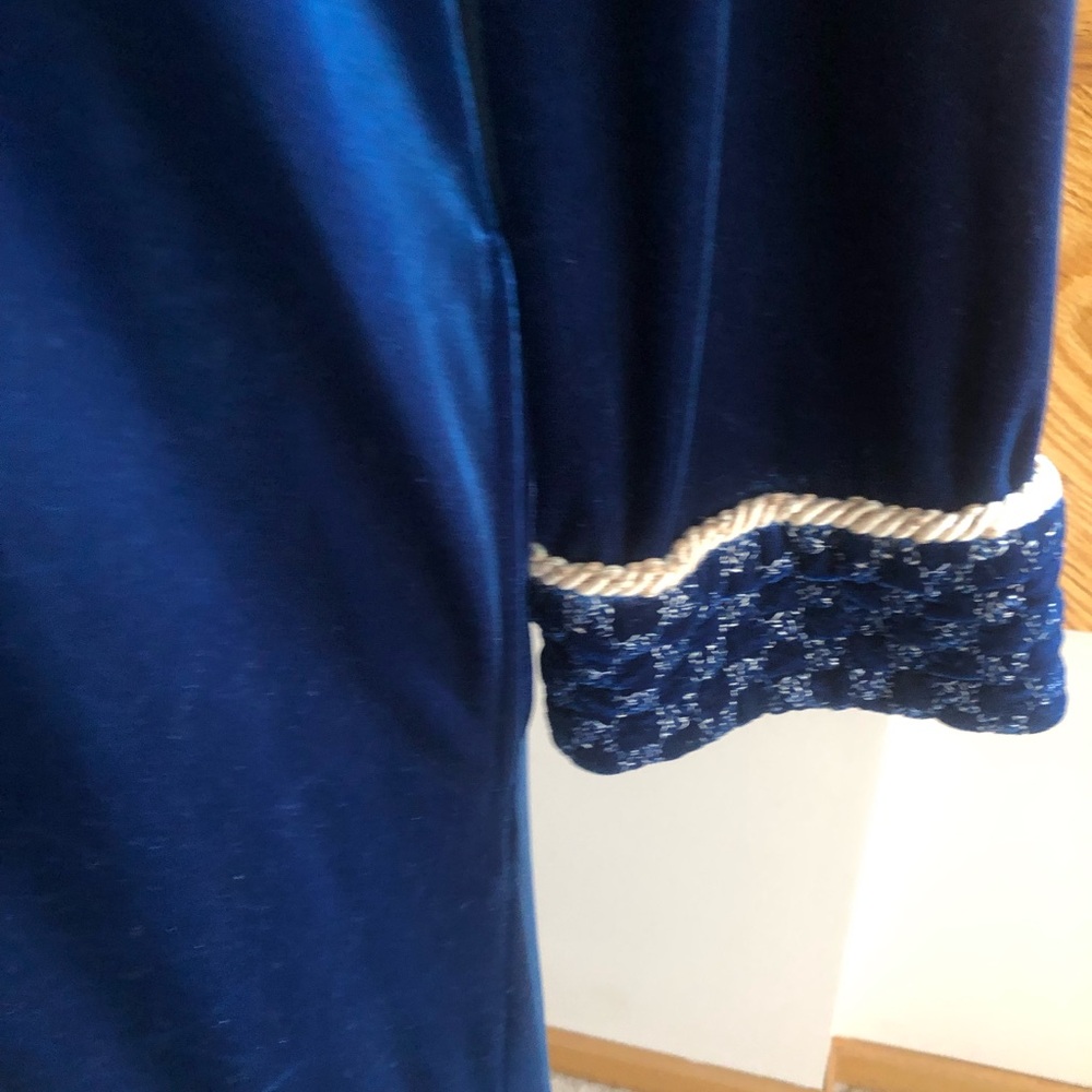 Adonna Size Small Velour Robe - Picture 3 of 5